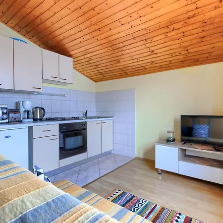 Apartment Ruza - Pul611 By Interhome